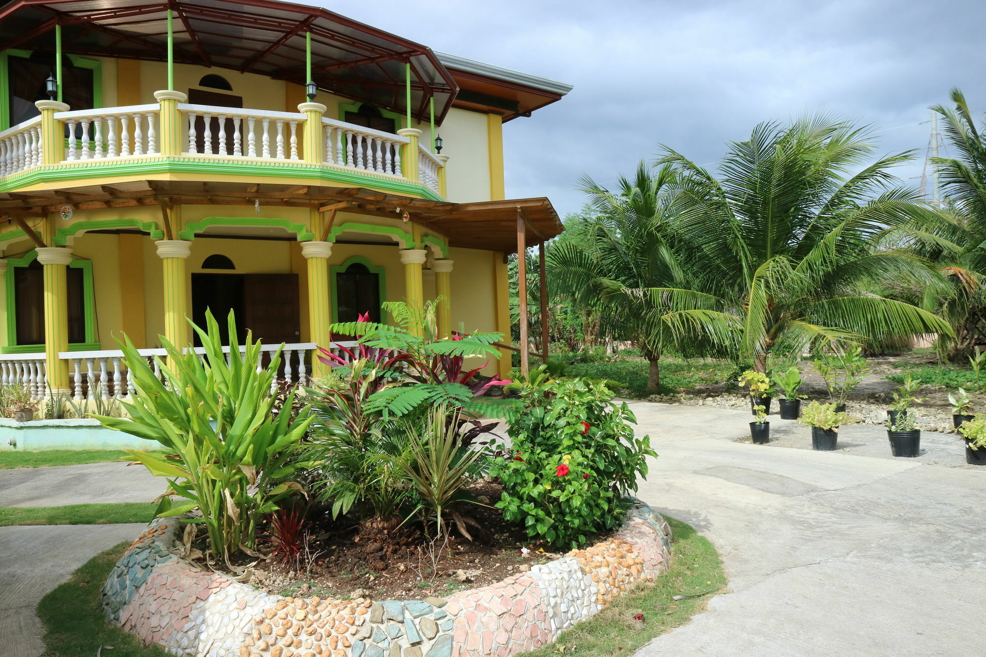 Oyo 422 Villa Emilia Pension House 팡라오 외부 사진