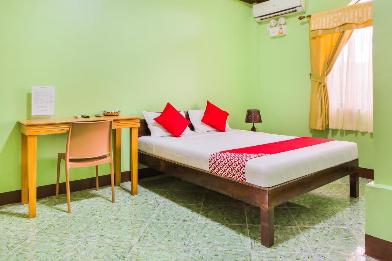 Oyo 422 Villa Emilia Pension House 팡라오 외부 사진
